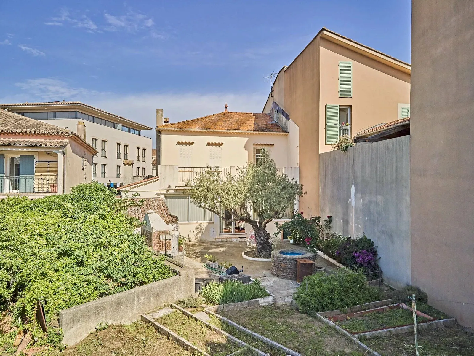 maison de village 8 pièces à Cogolin (83310)