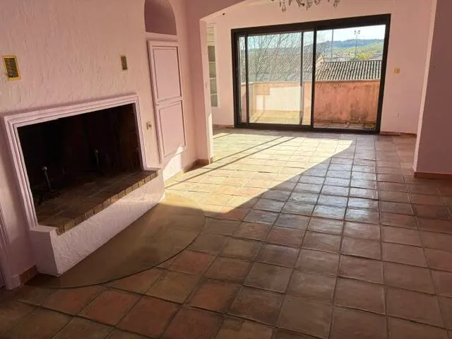maison 6 pièces à Cogolin (83310) — photo 4